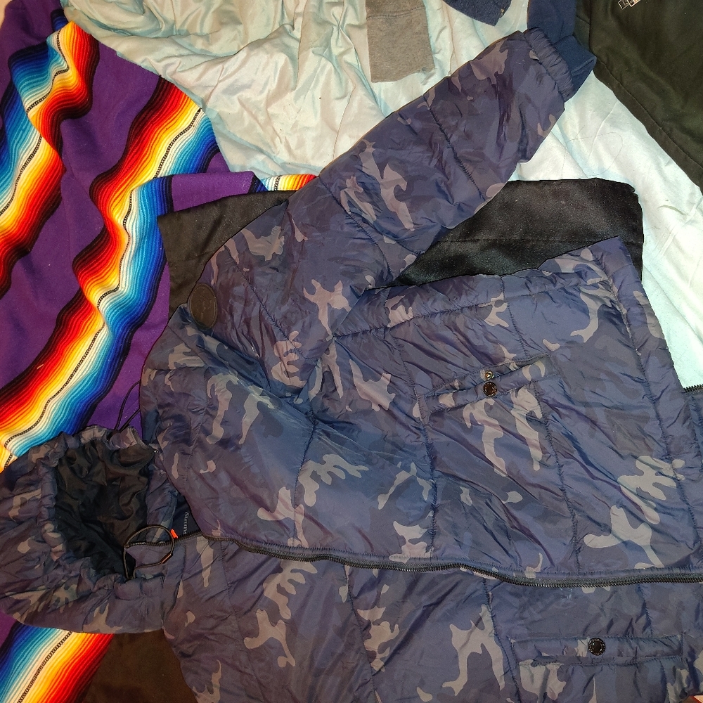 Coat - Picture 7 of 7